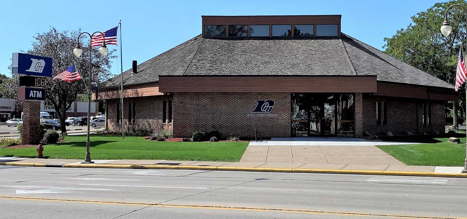 banks in new richmond wi